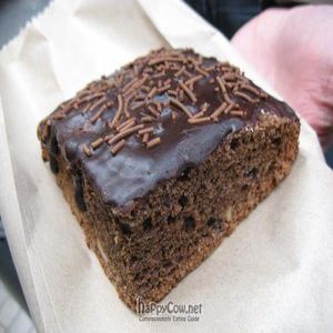 Vegan brownie-cake and other desserts can be found here. at Arte Vegetal in Santiago