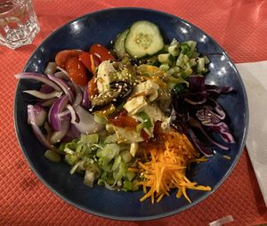 Poke bowl végétarien  at Atelier d'Élise in Aix-les-bains