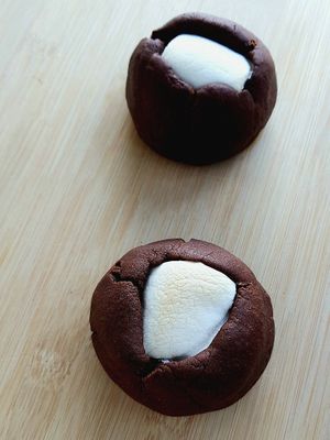 S'mores cookies at Vegan Daum 비건다움 in Seoul