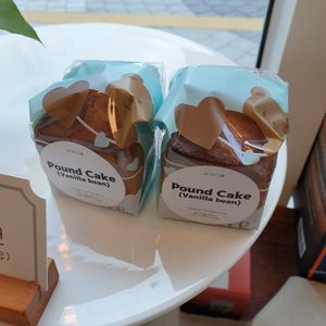 vanilla pound at Vegan Daum 비건다움 in Seoul