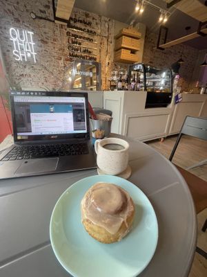 Cinnamon roll & decaf coffee 👌  at I Quit - Café & Bakery in Mexico City