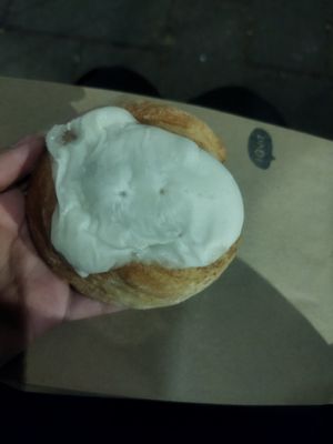 Rol como con glaseado (rescatado con Chief en buen estado) at I Quit - Café & Bakery in Mexico City