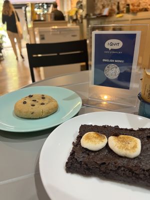 Cookie and brownie  at I Quit - Café & Bakery in Mexico City