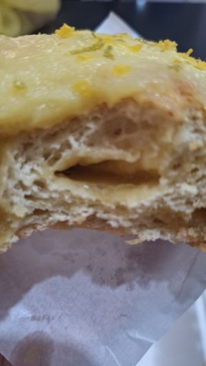 Y viene relleno ♥️👌🏻 at I Quit - Café & Bakery in Mexico City