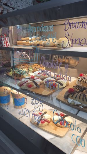 ¡Aún tienen Rosca de Reyes! 👑🎄✨️❤️
¡Inclusive hay individuales! at I Quit - Café & Bakery in Mexico City