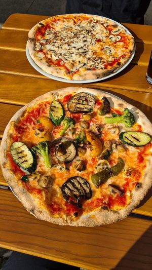 Vegane Verdue und Funghi at Bruno's Pizza in Leopoldshafen