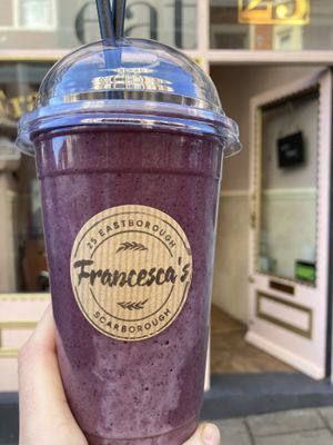 Açai and blueberry super smoothie 🫐🫶🏼x  at Francesca's in Scarborough