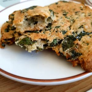 some sort of leaves at Omu Omu - 오무오무 in Goyang