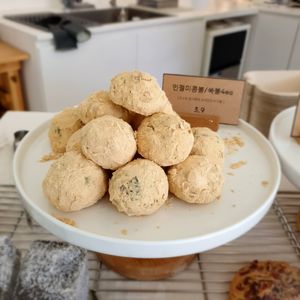 balls at Omu Omu - 오무오무 in Goyang