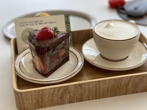 Chocolate tofu strawberry cake + soy milktea  at Omu Omu - 오무오무 in Goyang