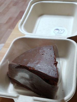 Chocolate cake at Omu Omu - 오무오무 in Goyang