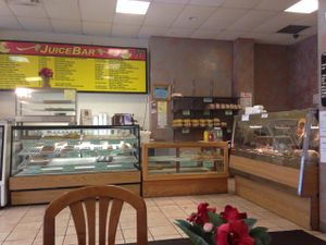 bakery and juice bar at Chelsea's Bakery and Vegetarian Restaurant in Decatur