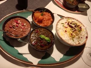 Dreier vegan kombo at Tahdig in Munich