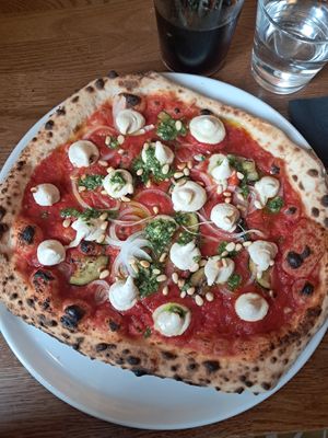 Lemon marinated zucchini, sweet onion, rucola pesto, pine nuts at Daddy Greens Pizzabar - Kallio in Helsinki