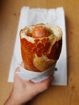 Vegan hot dog at Brezelkönig in Wallisellen