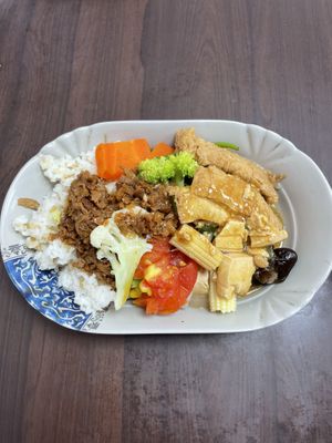 The day’s special   at Mama Lai - 賴媽媽素食 in Taipei