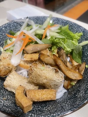 Fritters and king oyster mushroom 😋 yum   at Bún Huế Cafe in Central Singapore