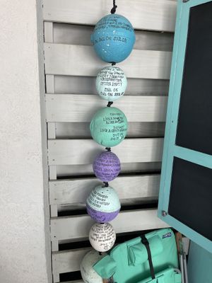 Breakfast area decoration   at Deer Run Bed and Breakfast in Big Pine Key