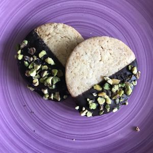 Biscuits with chocolate and pistache   at Vegustibus in Rome