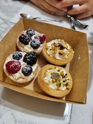 Dolci vari at Vegustibus in Rome
