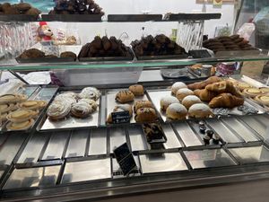 Vetrina pasticceria 💯% Veg   at Vegustibus in Rome