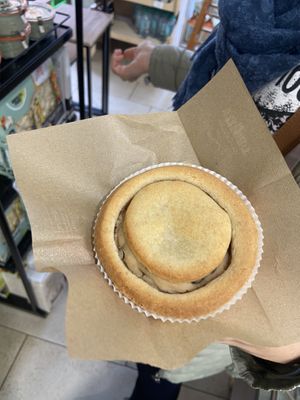 Crostatina ricotta di mandorle e cioccolato   at Vegustibus in Rome