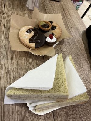 Sandwich + biscuits/desserts  at Vegustibus in Rome