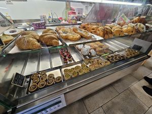 Cornetti and other baked goods at Vegustibus in Rome