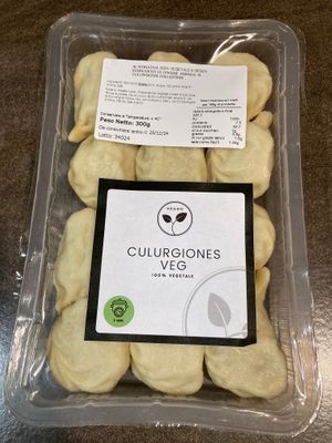 Vegan culurgiones, a kind of typical Sardinian raviolis, filled with potatoes, mint and vegan cheese  at Vegustibus in Rome