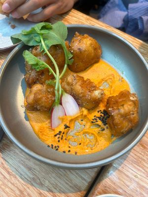 Bloemkool wings zoals je nog nooit geproefd hebt   at Madre in Amsterdam