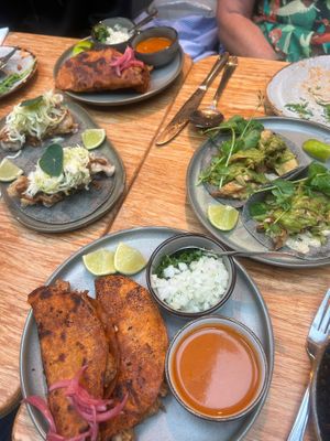 De drie verschillende taco’s. De artisjok en de oesterzwam scoorden het hoogst bij ons!   at Madre in Amsterdam