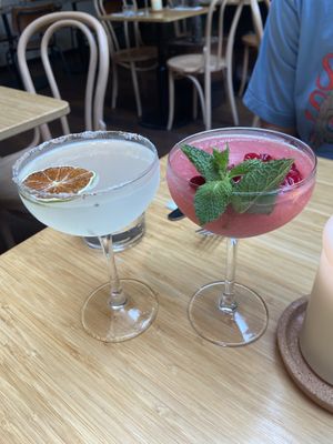 Madre’s margarita (tasty) and Frozen cosmopolitan (tasty) at Madre in Amsterdam