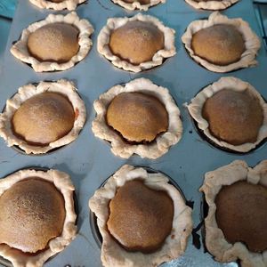 Mini Pumpkin Pies at Bready or Not in Dongguan