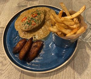 ’Mo-Bay plant-based ”chicken“‘  at Turtle Bay in Birmingham