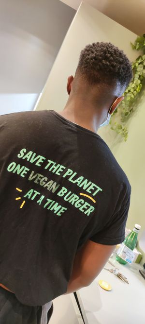 Cool Employee at Theory in Levallois-perret