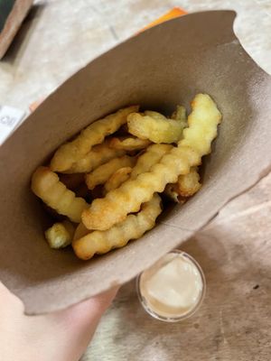 Fries and 🌱 mayo  at Theory in Levallois-perret