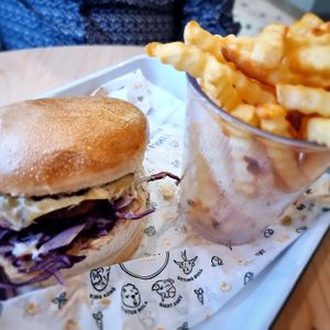 burger and fries at Theory in Levallois-perret