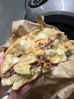 Double cheesy. La sauce est excellente   at Theory in Levallois-perret