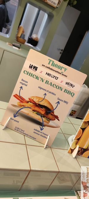 Cross over burger Lavie, Heura and Heinz at Theory in Levallois-perret