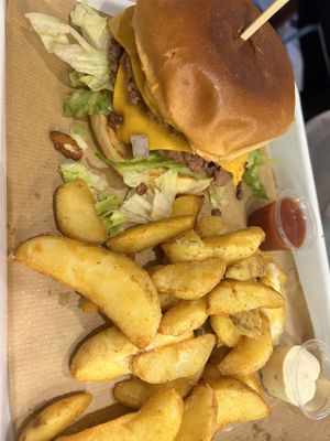 Double cheesy  at Theory in Levallois-perret