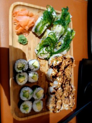 Heel lekkere marpha veggie combi #Veganuary at Marpha Sushi & Nepali Kitchen in Bruges