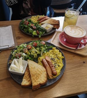 Tofu scramble and brown sugar latte at Share Sweet and Espresso Bar in Prague
