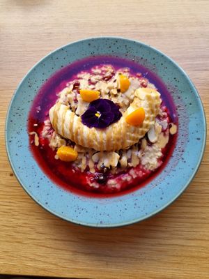 Oatmeal at Share Sweet and Espresso Bar in Prague