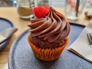 Cupcake at Share Sweet and Espresso Bar in Prague