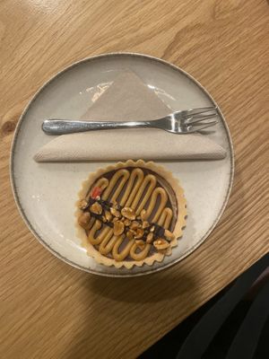 Snickers tartalette #Veganuary at Share Sweet and Espresso Bar in Prague