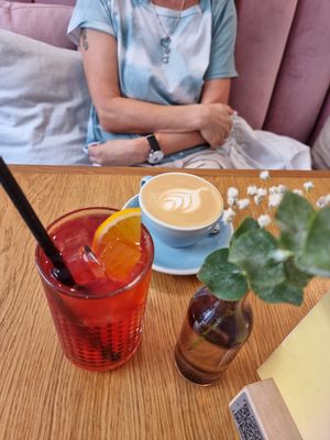 Ice tea and cappuccino at Share Sweet and Espresso Bar in Prague