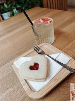 Heart biscuit at Share Sweet and Espresso Bar in Prague