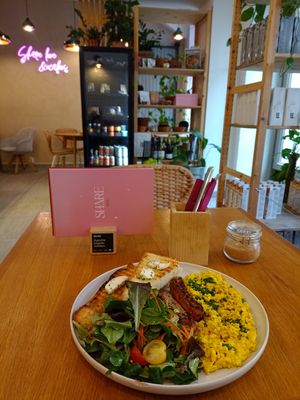 Scrambled tofu at Share Sweet and Espresso Bar in Prague