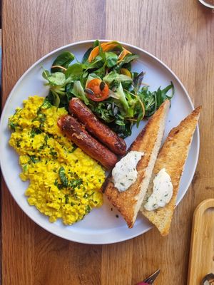 Scrambled tofu at Share Sweet and Espresso Bar in Prague