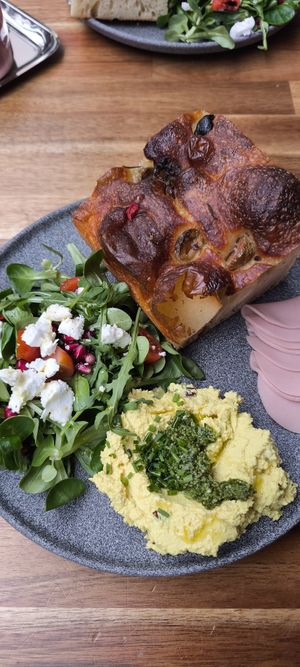 Share breakfast at Share Sweet & Wine Bar in Prague